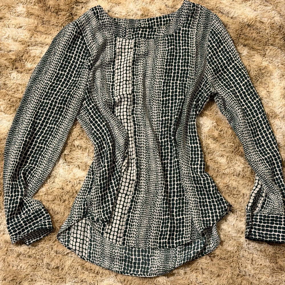 Banana Republic Green & White Crocodile Print Silk Top.